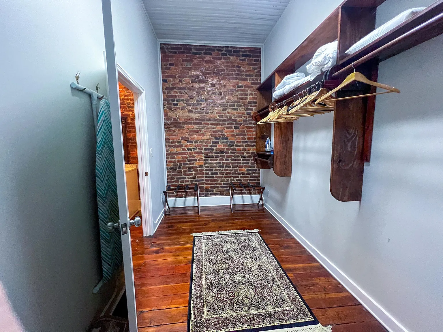 209 N 1st St — Photo 4