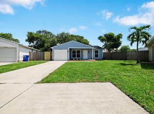 1721 SW 84th Ave, Hollywood, FL 33025