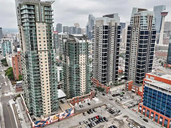 210 S 15th Ave SE #2403, Calgary, AB T2G 0B5