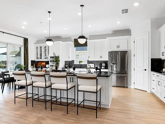 5th image of 26789 Victoria Pl