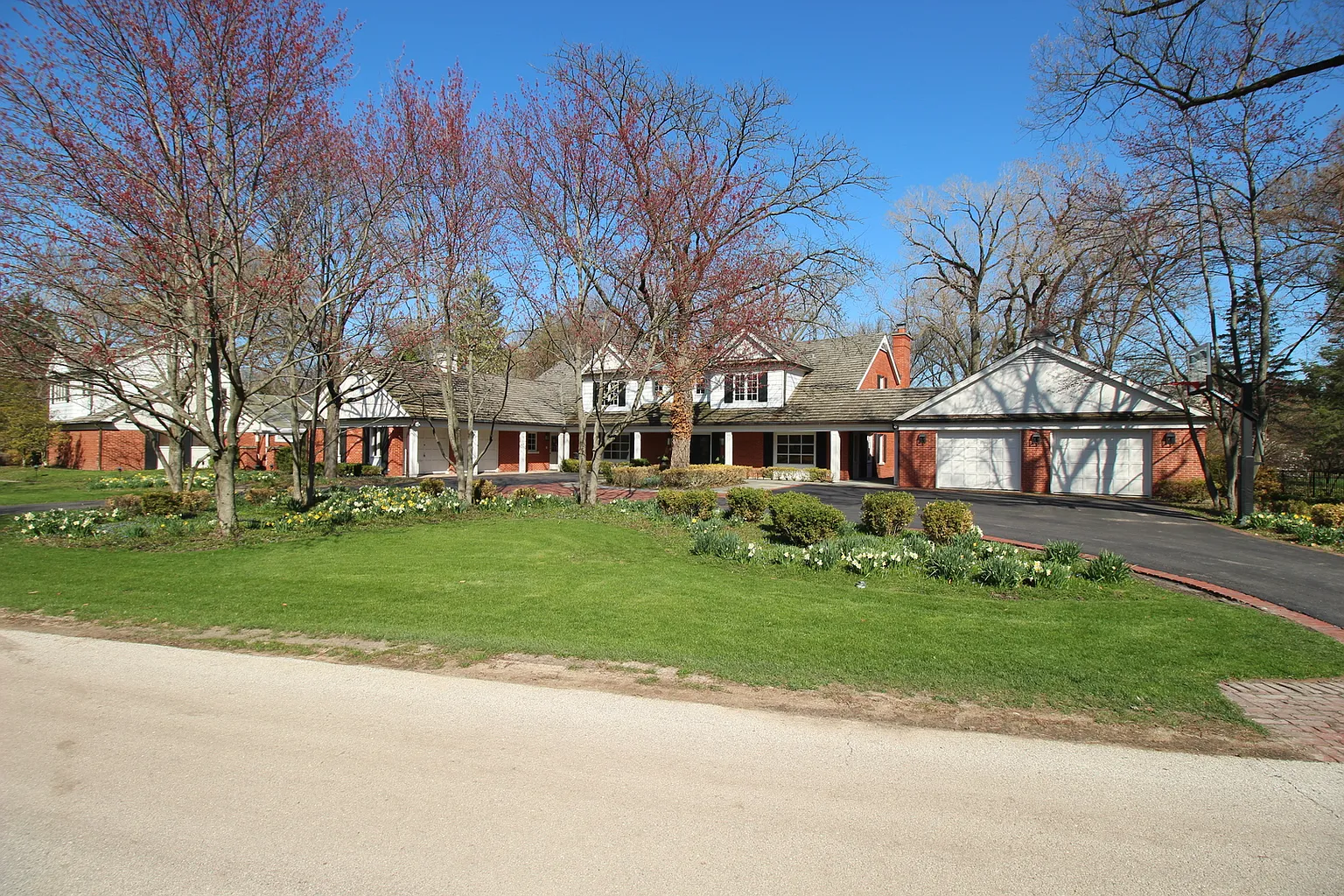 10 Longmeadow Rd photo 1