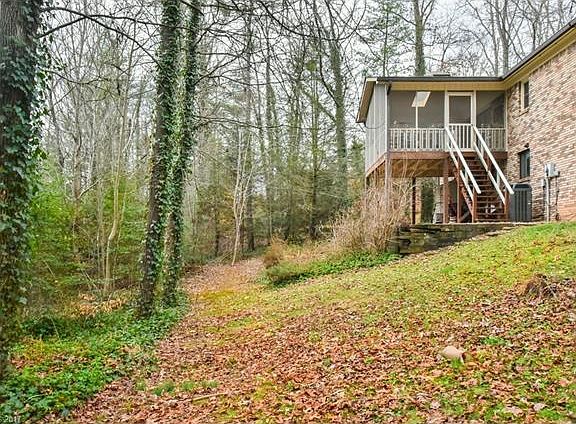 4th image of 303 Colony Ln