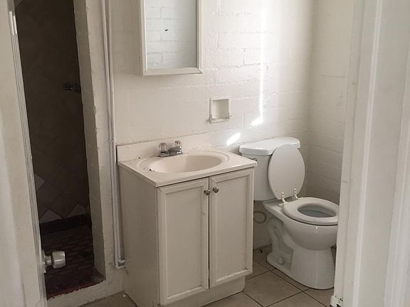 4th image of 16751 Tracy St