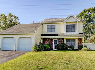 5 Bridle Path, Tinton Falls, NJ 07753