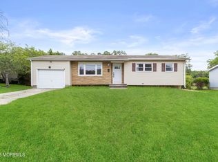 23 Drexel Dr, Jackson, NJ