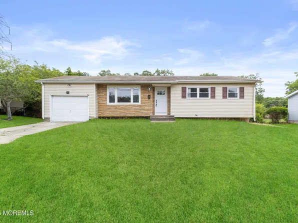 23 Drexel Drive, Jackson, NJ 08527