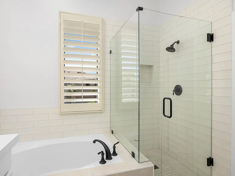 PRIMARY BATHROOM - SHOWER & TUB