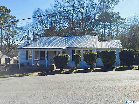 2005 Richardson St Guntersville Al 35976 Mls 1777095 Zillow