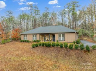 121 Dublin Ln, Columbus, NC 28722