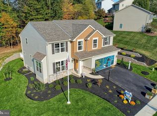 5 Scarlet Oak Dr, Etters, PA 17319