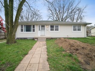 1206 S Clayton St, Bloomington, IL 61701
