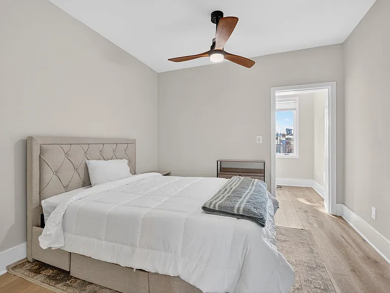 32 Adams St NW — Photo 9