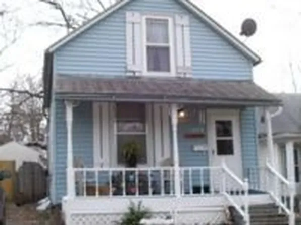 1217 SW 1st St, Topeka, KS 66606