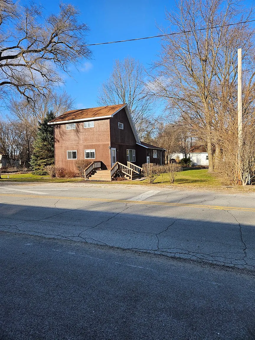 207 W West St photo 1