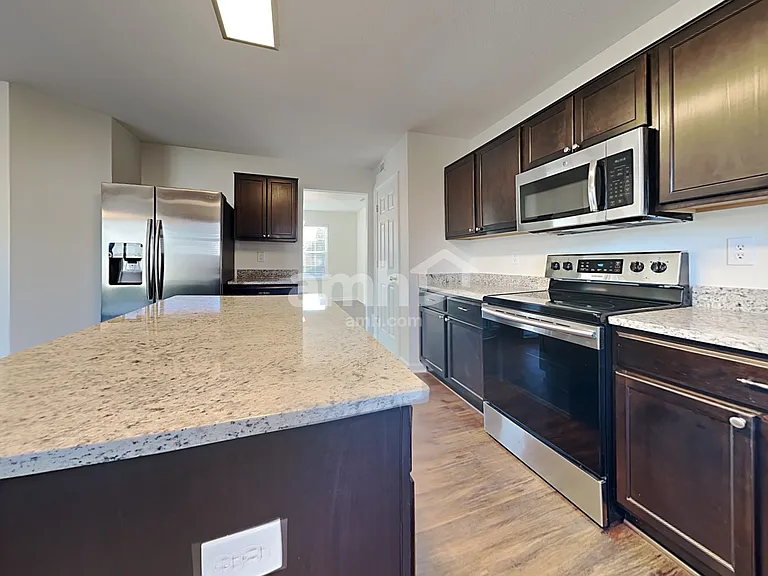 906 Northwich Ave — Photo 4