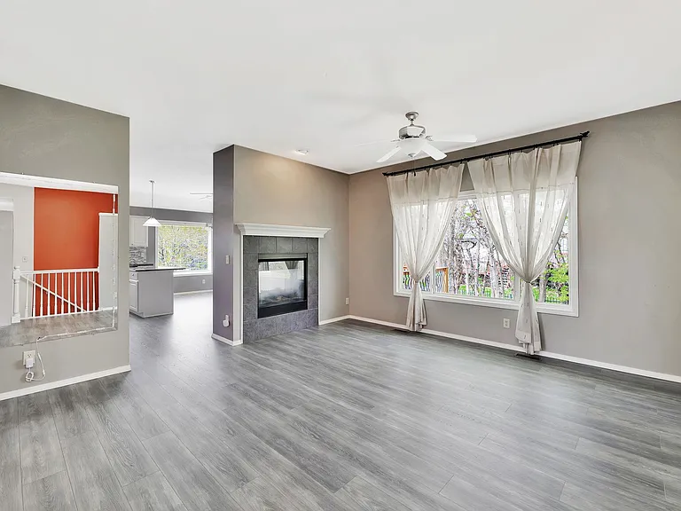 4923 Farmstead Ct — Photo 4
