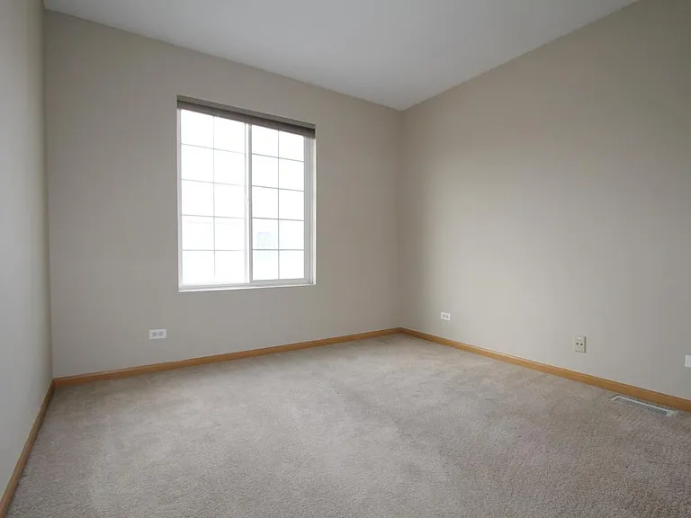 3162 Cambria Ct — Photo 15