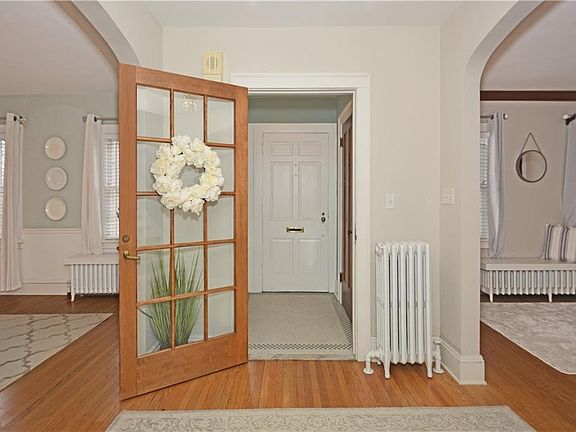 3rd image of 15305 Edgewater Dr