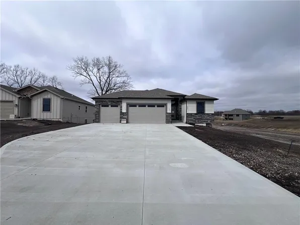 696 Salem Rd, Lawson, MO 64062