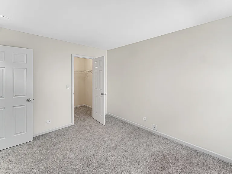 2588 Dickens Ct #2588 — Photo 13