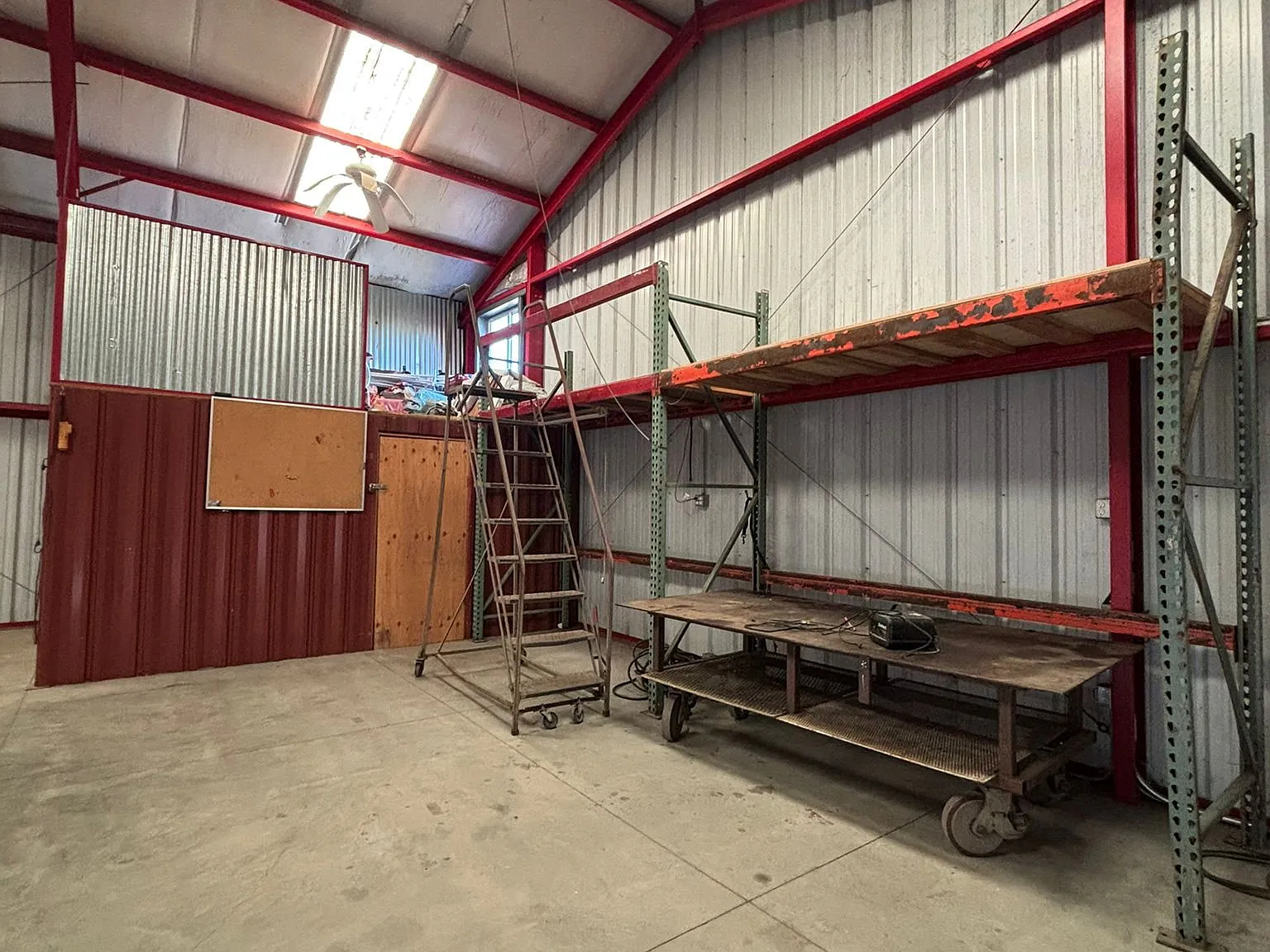 Studio, 700 sqft, $1,350 — Photo 2