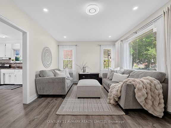 5th image of 6268 Corwin Cres