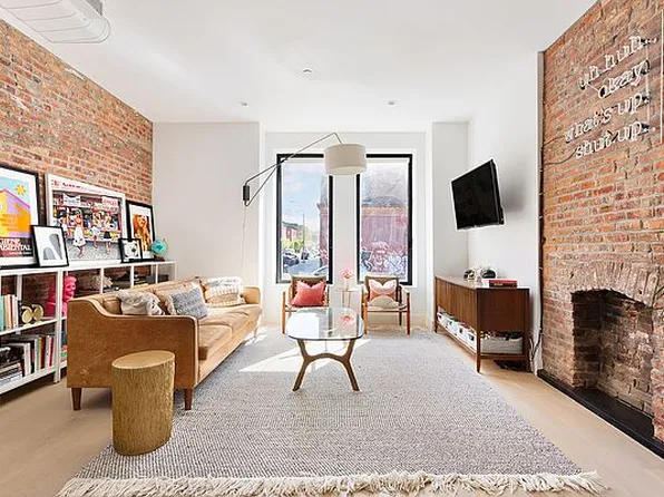 4 Downing St #1B, Brooklyn, NY 11238