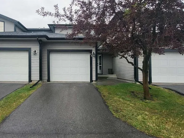 102 E Canoe Sq SW #23, Airdrie, AB T4B 2Z1