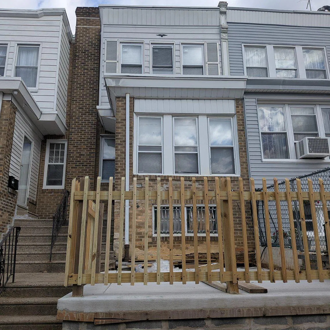 3 bed, 1.0 bath, 1200 sqft, $1,800 — Photo 1