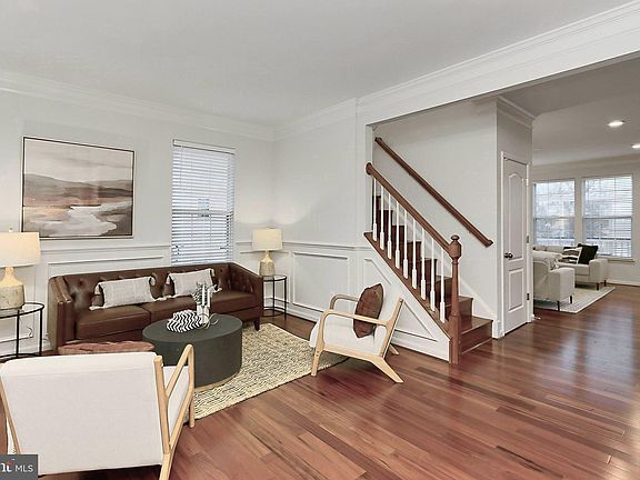 3rd image of 20484 Charter Oak Dr