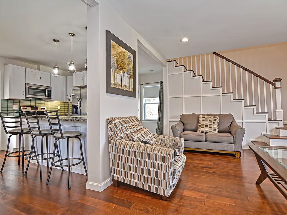 1st image of 108 Leighton St