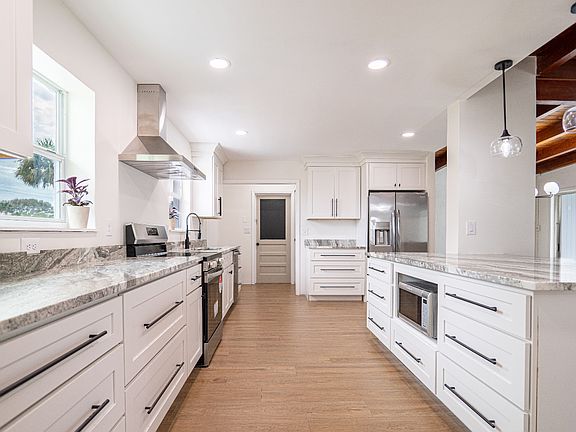 5th image of 99 Royal Palm Ave