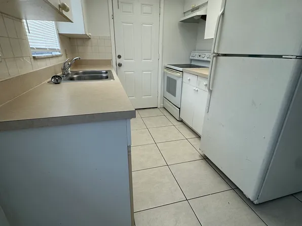 621 Sally Ln #6, Clearwater, FL 33756