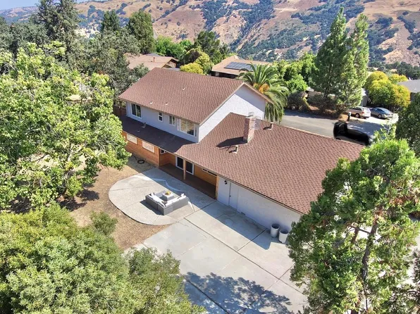 16275 Oak Canyon Dr, Morgan Hill, CA 95037