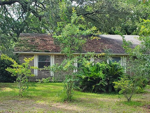 3rd image of 1321 Sherwood Dr