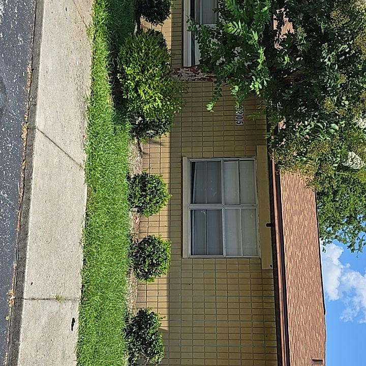 1st image of 3205 SW 25th Dr #B