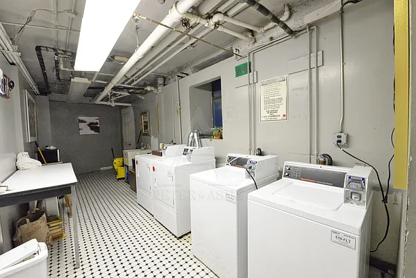 Rented by Peter Ashe | media 23