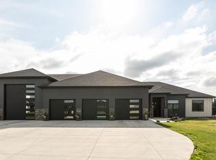6717 Selland Loop, Bismarck, ND 58503