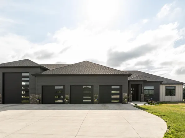 6717 Selland Loop, Bismarck, ND 58503