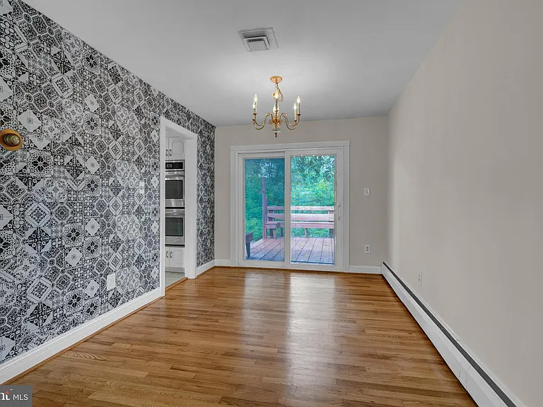 8905 Valley Forge Dr — Photo 6