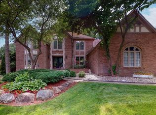 2247 Red Maple Dr, Troy, MI 48098