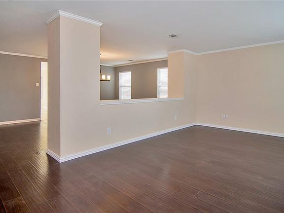 3rd image of 1209 Charlotte Dr