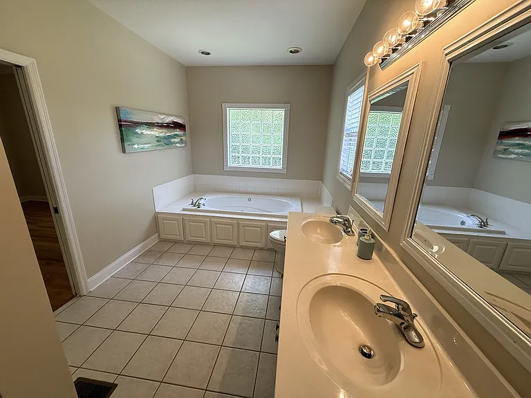 215 Woodson Dr — Photo 17