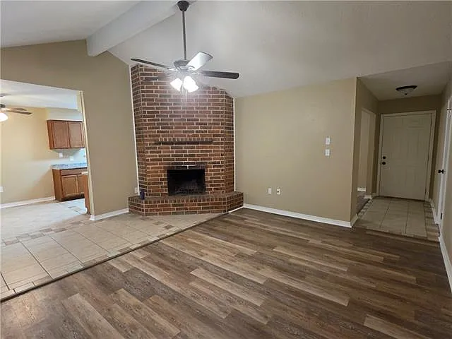 133 W Queens Dr