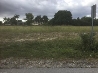 1902 NE 6th St, Cape Coral, FL 33909