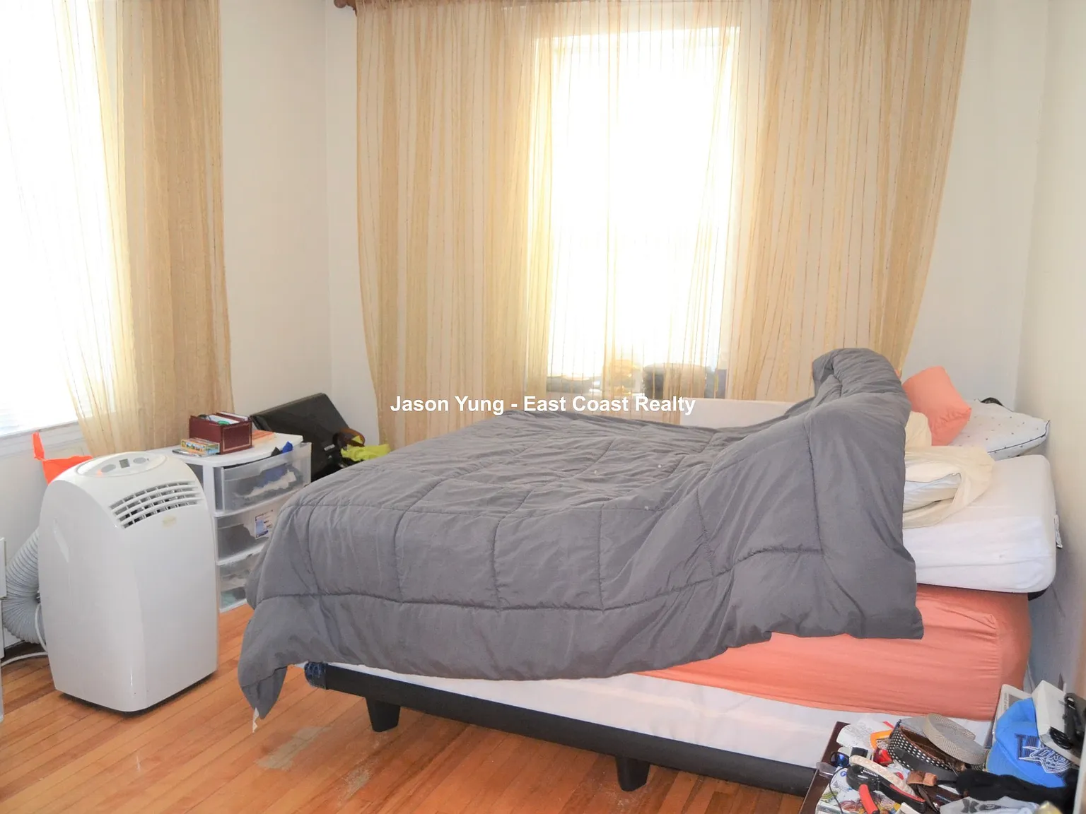 3 bed, 2.0 bath, 1000 sqft, $4,550 — Photo 2