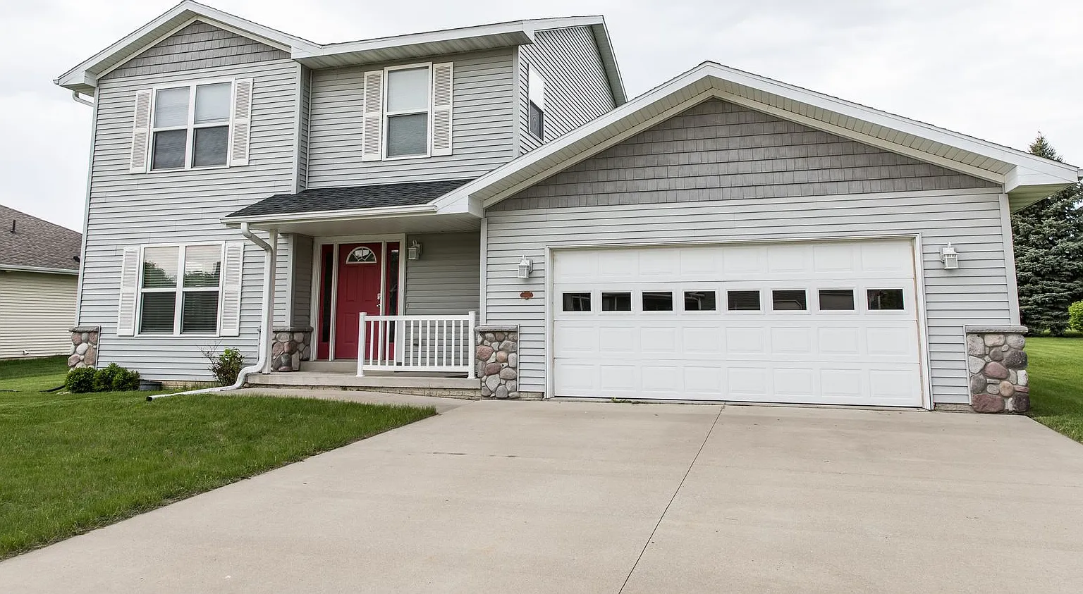 For Rent: 3 Bedroom House With 2 Car Garage — Photo 1