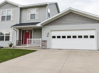 1842 S Rhode Island Ct, Mason City, IA 50401