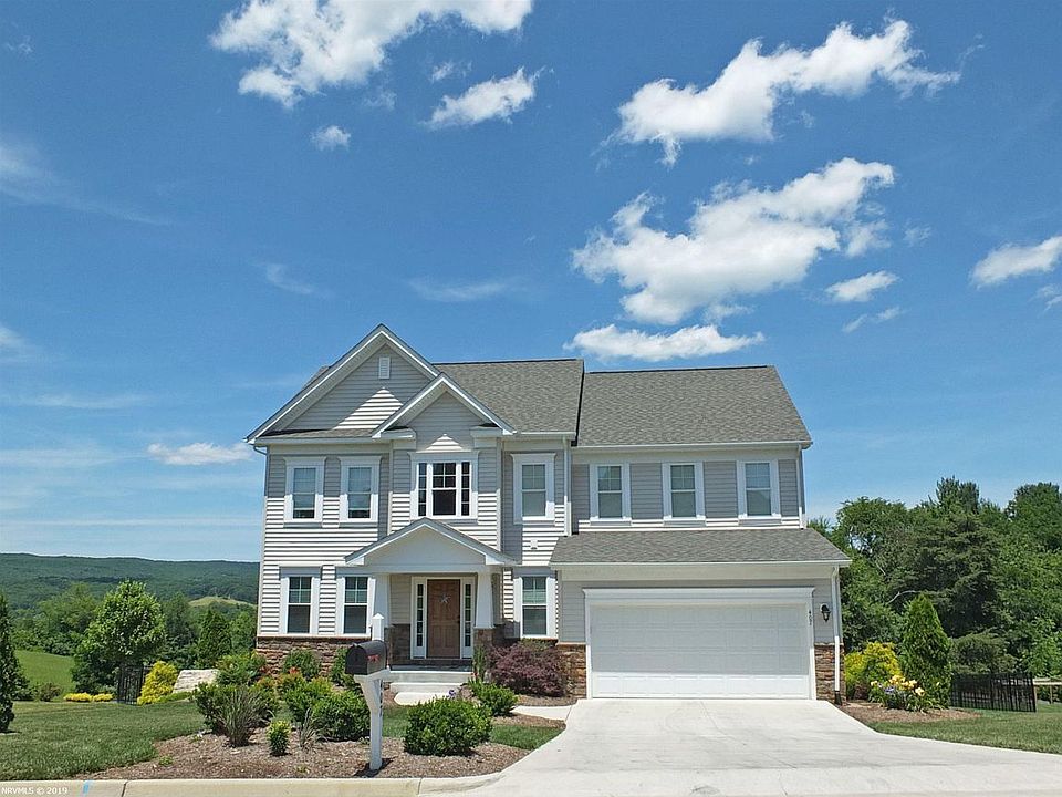 1st image of 407 Heartwood Xing