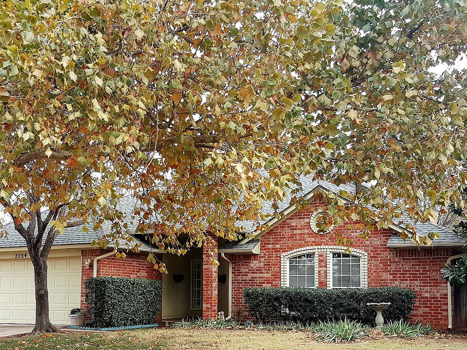 1st image of 2204 Whispering Creek Dr
